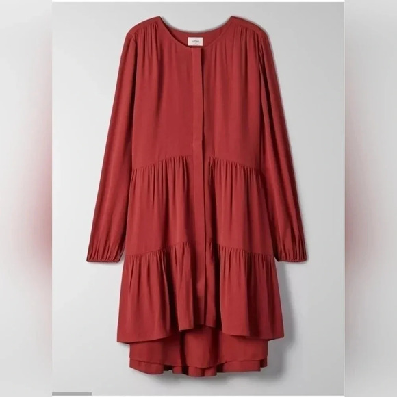 Aritzia Wilfred Barossa Dress Size Medium Tiered Mini Solid Red Carmine L Sleeve - Picture 1 of 15